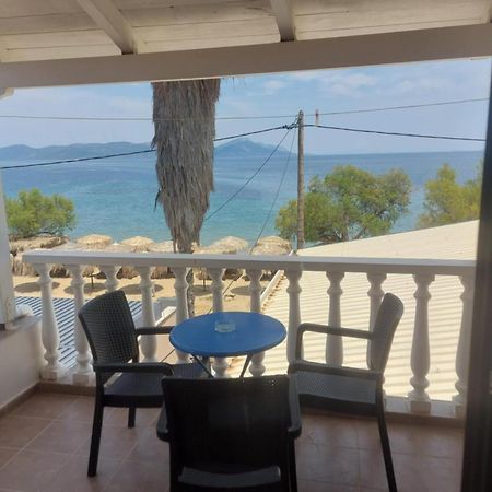 Delfinario Hotell Pteleós Exteriör bild