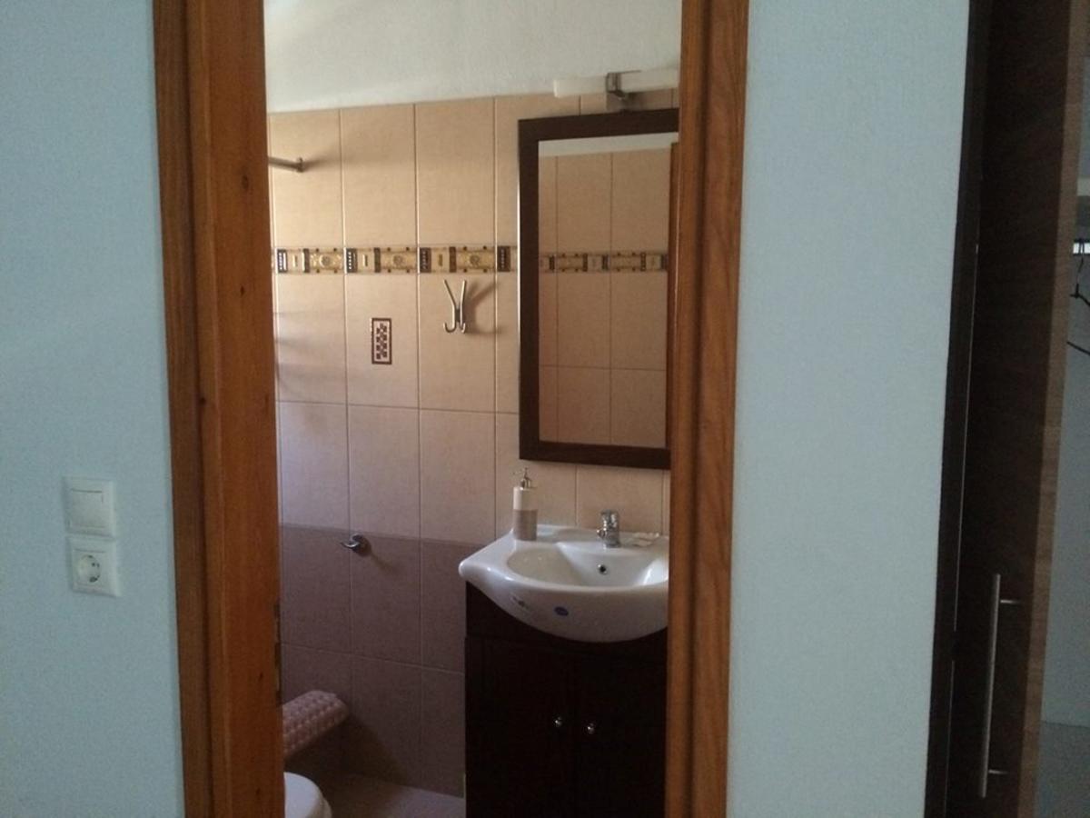Delfinario Hotell Pteleós Exteriör bild