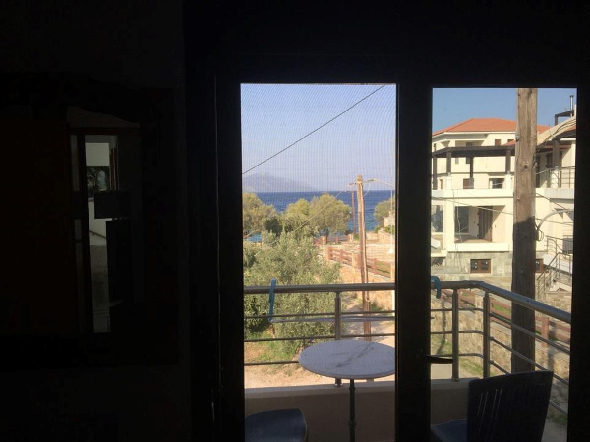 Delfinario Hotell Pteleós Exteriör bild
